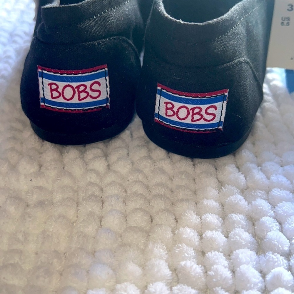 BOBS Skechers - Peace and Love Casual Slip-On Flats from Finish Line 6.5 - Picture 2 of 7